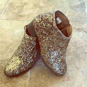 Girls Old Navy glitter booties